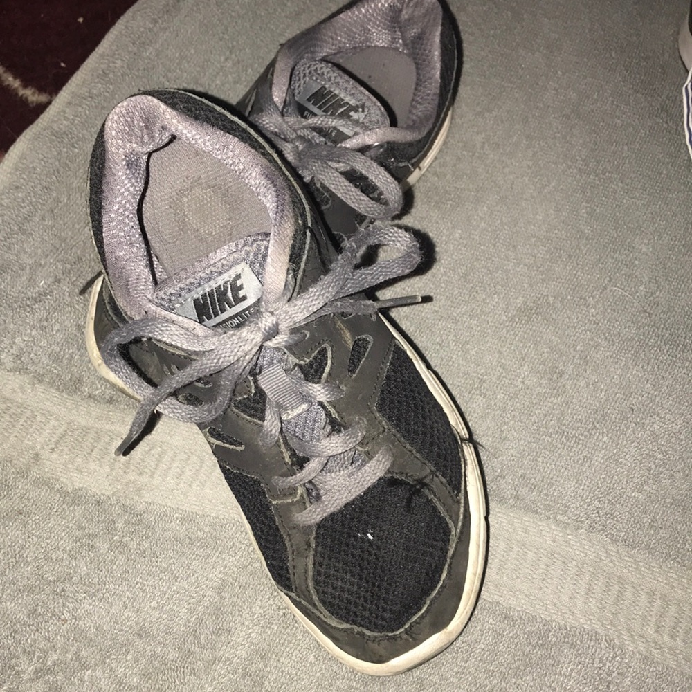 Boys shoes